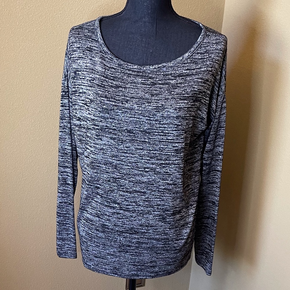 GAP long sleeve top. Size M